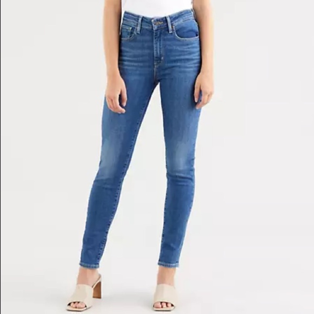 Levi’s 721 High Rise Skinny Jeans Medium Denim Wash size 24